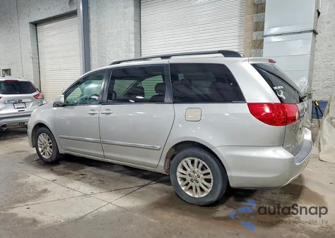 2008 Toyota Sienna Xle z USA, uszkodzony, nr VIN 5TDBK22C28S019051